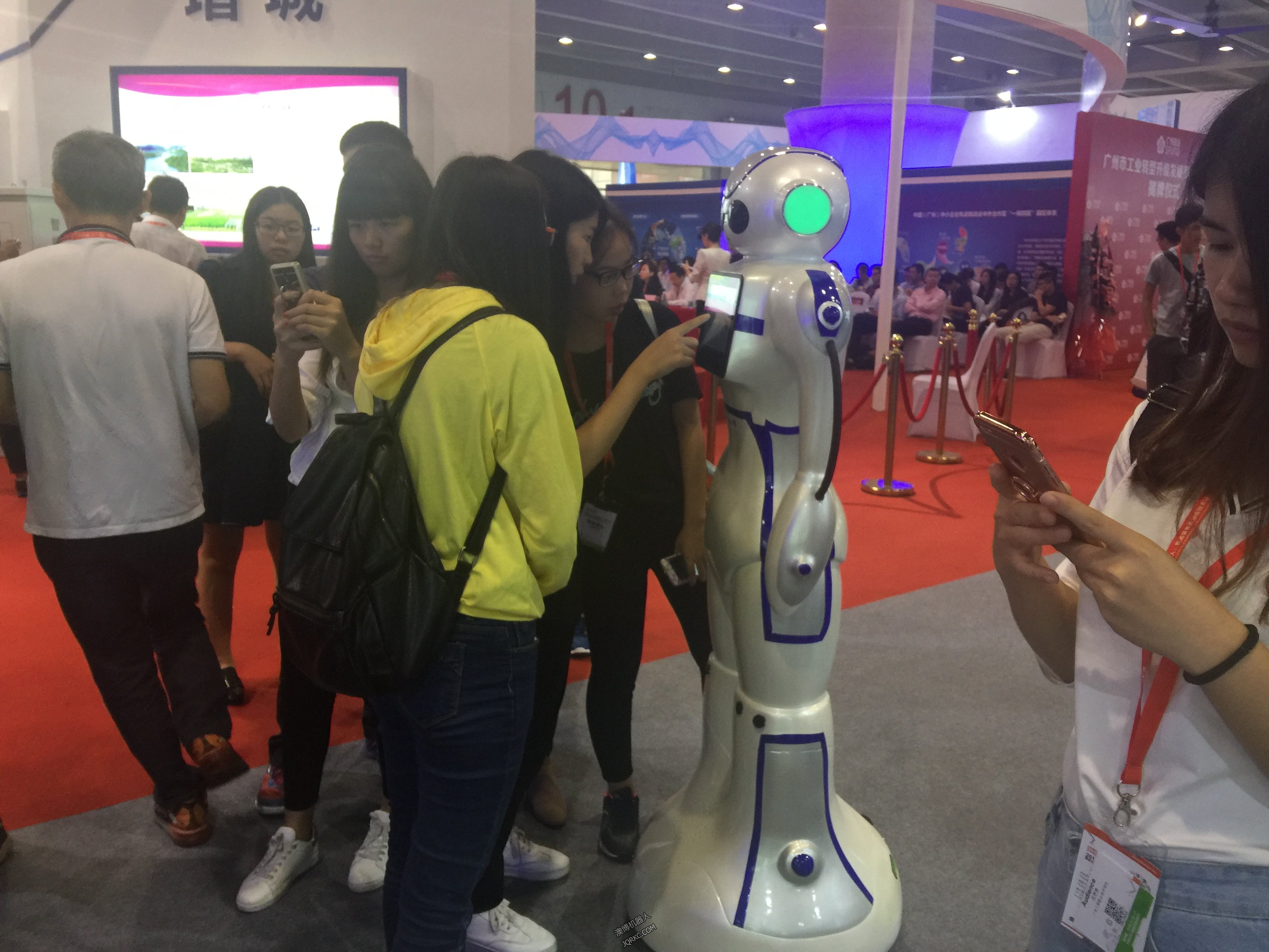 機器人與人類談判？能成功嗎？